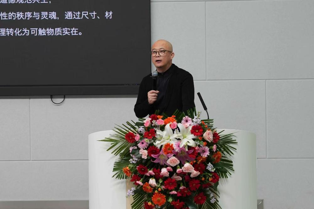 河北大学艺术学院院长侯志刚应邀来我校举办学术讲座